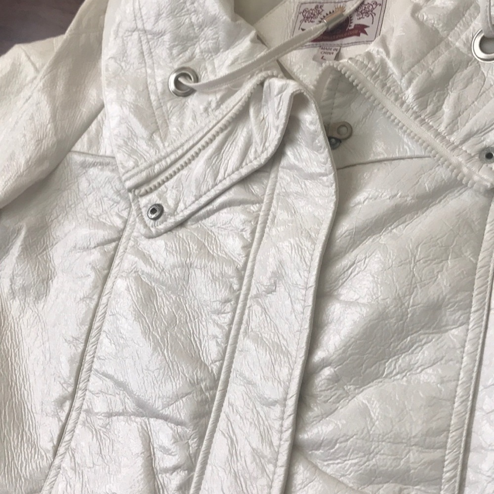 Jacket - Picture 3 of 6